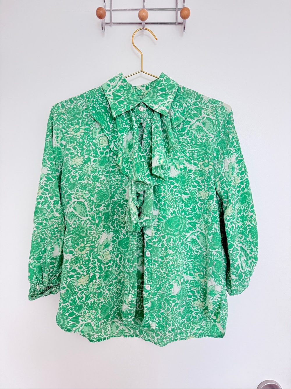 Scanlan Theodore Green Floral Ruffle-Front Blouse